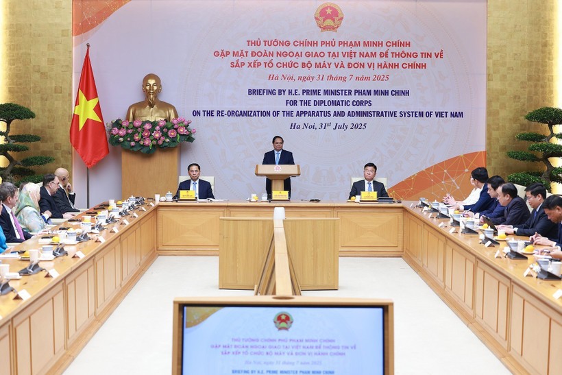 Prime Minister Pham Minh Chinh speaks at the meeting with representatives of the diplomatic corps in Vietnam on July 31, 2025 in Hanoi. (Photo: VNA) Prime Minister Pham Minh Chinh speaks at the meeting with representatives of the diplomatic corps in Vietnam on July 31, 2025 in Hanoi. (Photo: VNA)
