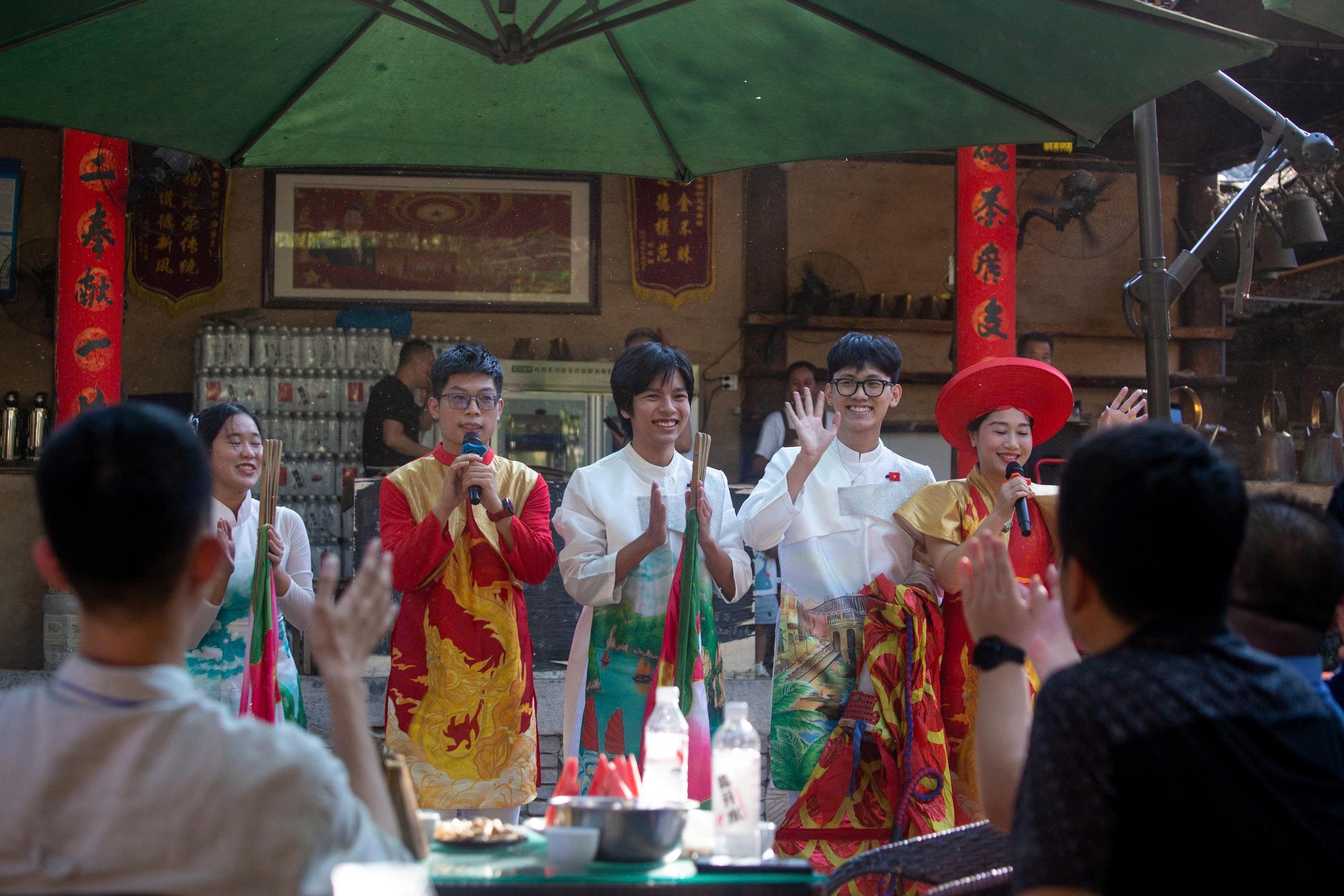 Thanh niên Việt Nam lan tỏa thông điệp Thanh niên Việt Nam lan tỏa thông điệp về hòa bình và đổi mới tại Trung Quốc