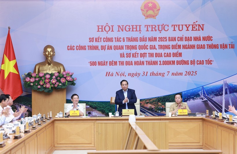 Prime Minister Pham Minh Chinh chairs the 19th meeting of the State Steering Committee for National Key Transport Projects on July 31. (Photo: VNA) Prime Minister Pham Minh Chinh chairs the 19th meeting of the State Steering Committee for National Key Transport Projects on July 31. (Photo: VNA)