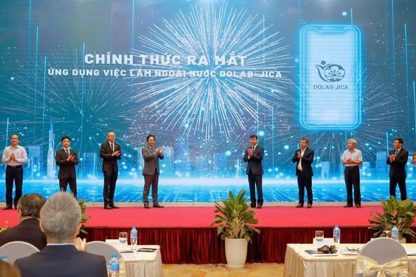 Ra mắt ứng dụng dành cho người Việt có nhu cầu làm việc ở nước ngoài Ra mắt ứng dụng dành cho người Việt có nhu cầu làm việc ở nước ngoài
