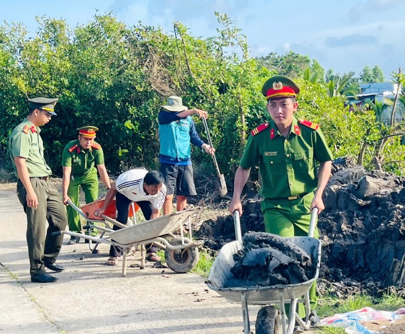 Tuổi trẻ Công an Cà Mau lan tỏa tinh thần “Nghĩa tình đồng đội” Tuổi trẻ Công an Cà Mau lan tỏa tinh thần “Nghĩa tình đồng đội”
