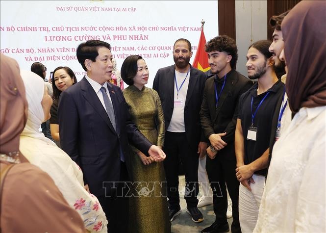 Chủ tịch nước Lương Cường gặp gỡ cộng đồng người Việt Nam tại Ai Cập Chủ tịch nước Lương Cường gặp gỡ cộng đồng người Việt Nam tại Ai Cập