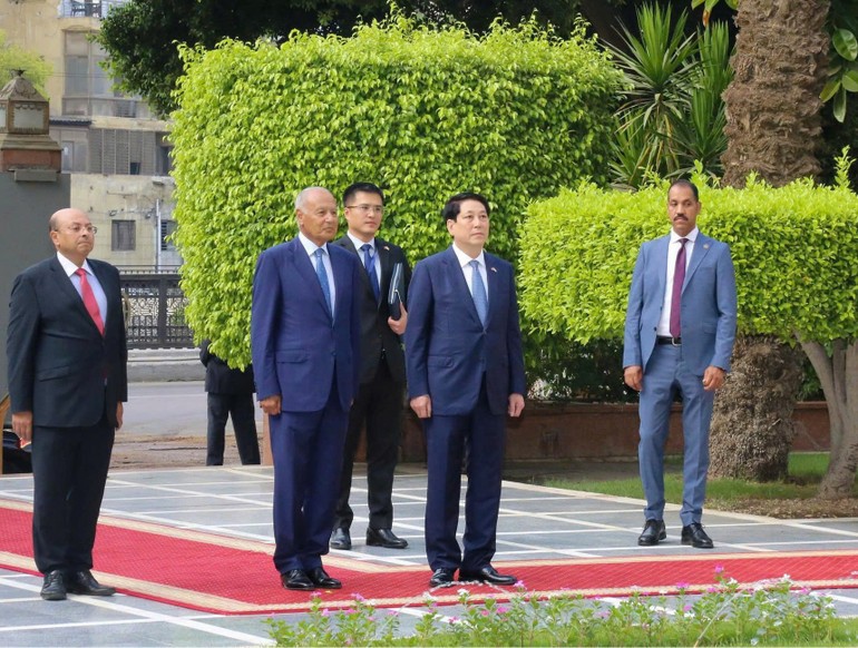 Chủ tịch nước Lương Cường thăm và phát biểu chính sách tại Liên đoàn Arab Chủ tịch nước Lương Cường thăm và phát biểu chính sách tại Liên đoàn Arab
