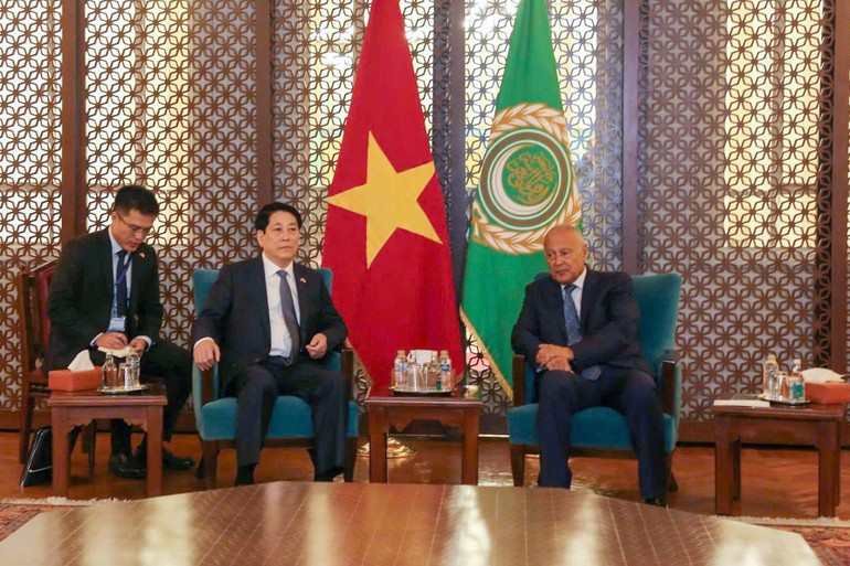 Chủ tịch nước Lương Cường thăm và phát biểu chính sách tại Liên đoàn Arab Chủ tịch nước Lương Cường thăm và phát biểu chính sách tại Liên đoàn Arab