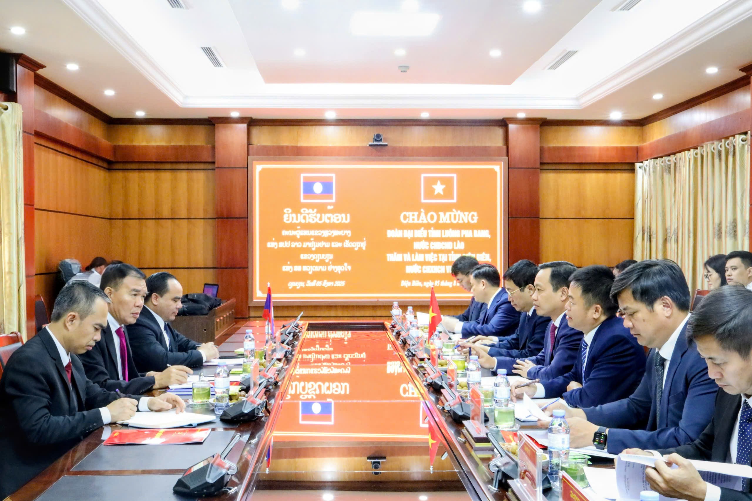 Tăng cường hợp tác Điện Biên - Luông-pha-bang: Trao đổi kinh nghiệm tổ chức chính quyền địa phương hai cấp Điện Biên - Luông-pha-bang: Trao đổi kinh nghiệm tổ chức chính quyền địa phương hai cấp