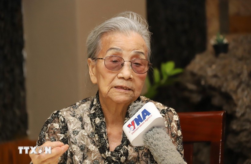 Ngọn lửa tiếng Việt 4 thế hệ cháy mãi nơi đất Lào Ngọn lửa tiếng Việt 4 thế hệ cháy mãi nơi đất Lào