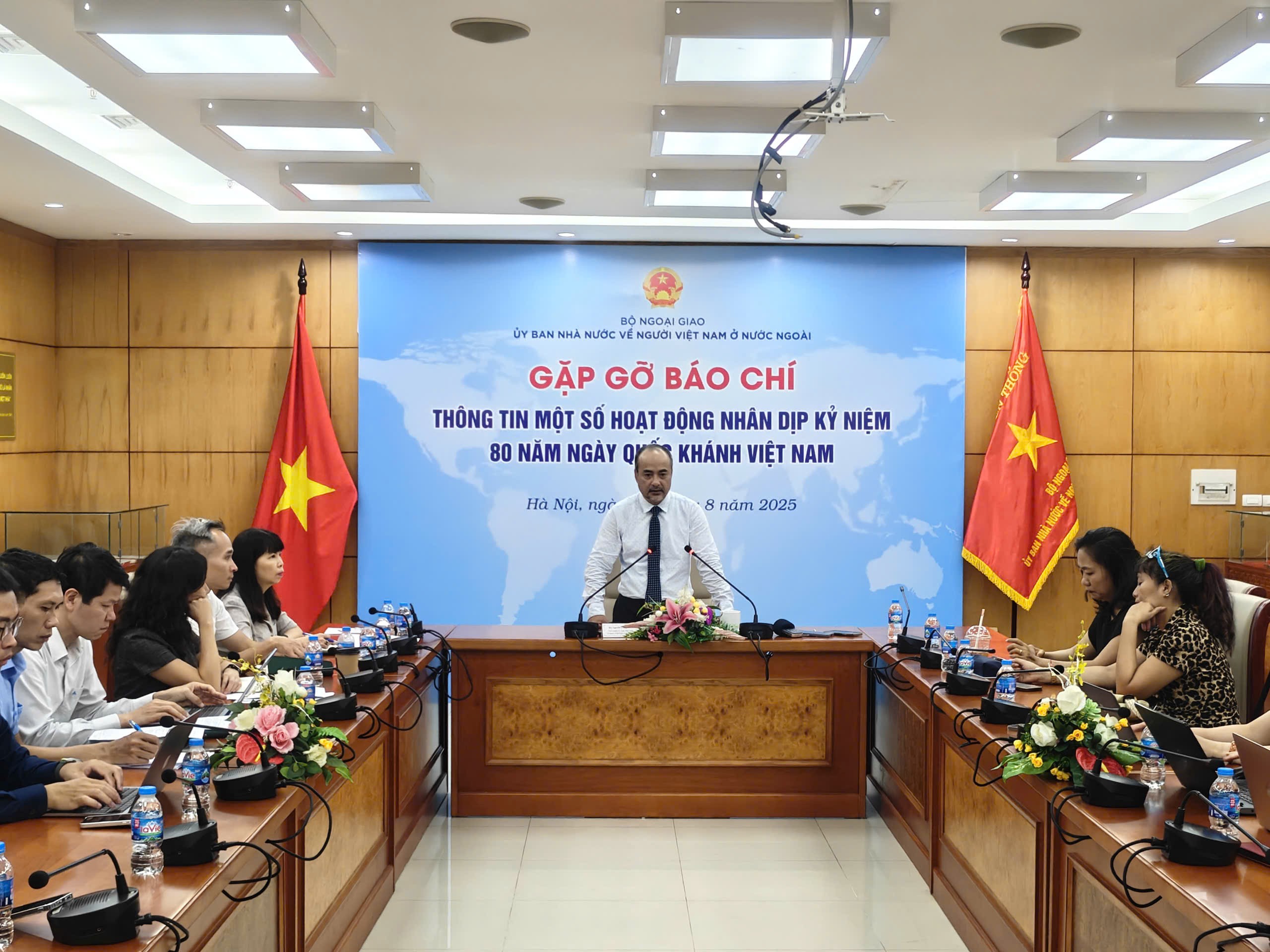 Chuỗi hoạt động cho người Việt Nam ở nước ngoài nhân dịp Kỷ niệm 80 năm Quốc khánh Việt Nam Chuỗi hoạt động cho người Việt Nam ở nước ngoài nhân dịp Kỷ niệm 80 năm Quốc khánh Việt Nam