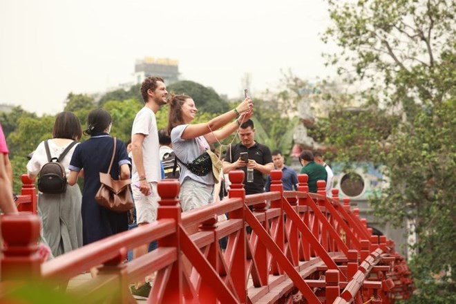 Việt Nam đón lượng khách quốc tế cao kỷ lục trong 7 tháng đầu năm. Ảnh: Hải Nguyễn Việt Nam đón lượng khách quốc tế cao kỷ lục trong 7 tháng đầu năm. Ảnh: Hải Nguyễn