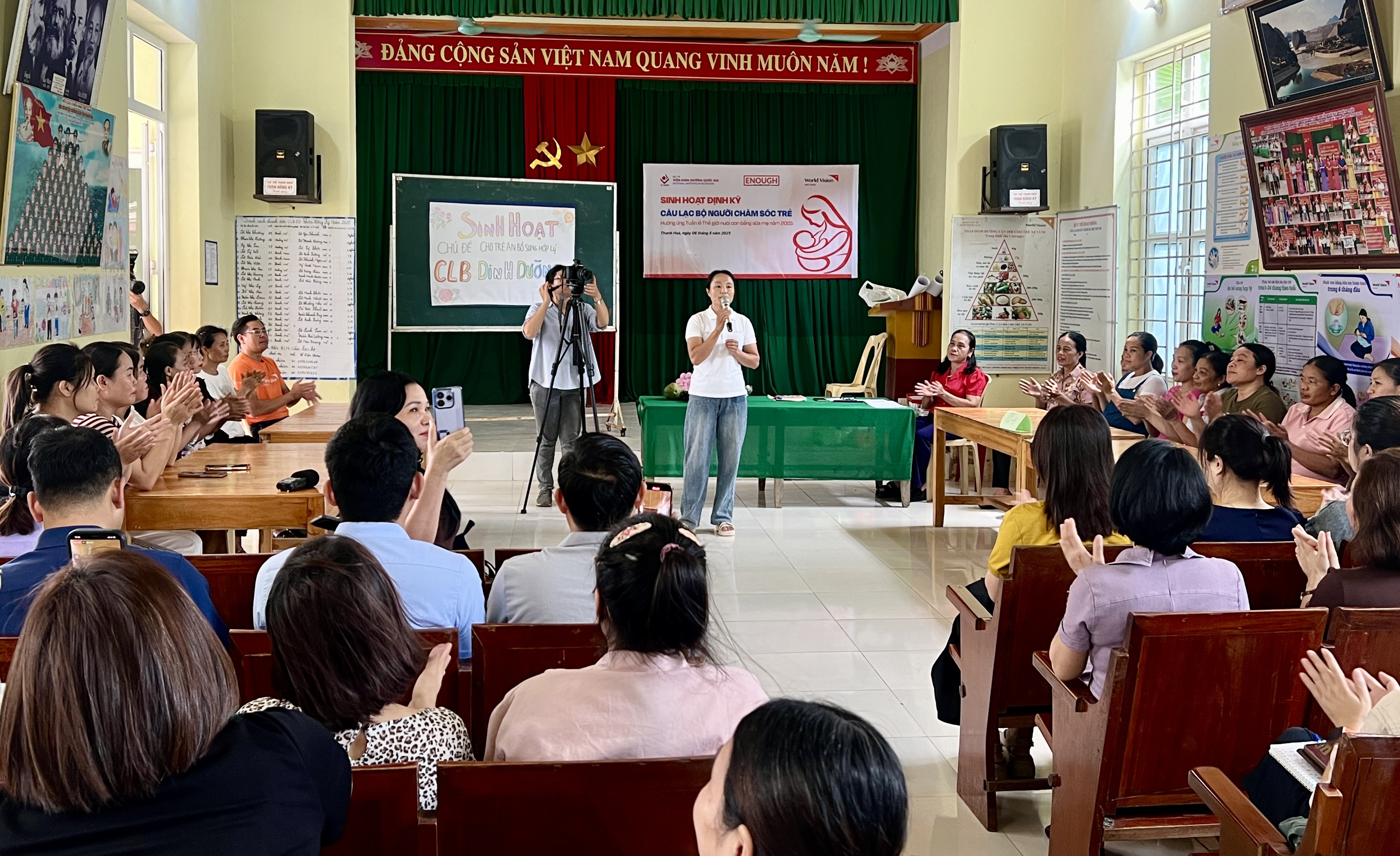 Câu lạc bộ chăm sóc trẻ em: Gặp nhau để làm mẹ tốt hơn Câu lạc bộ chăm sóc trẻ em: cùng nhau nuôi con khỏe mạnh hơn