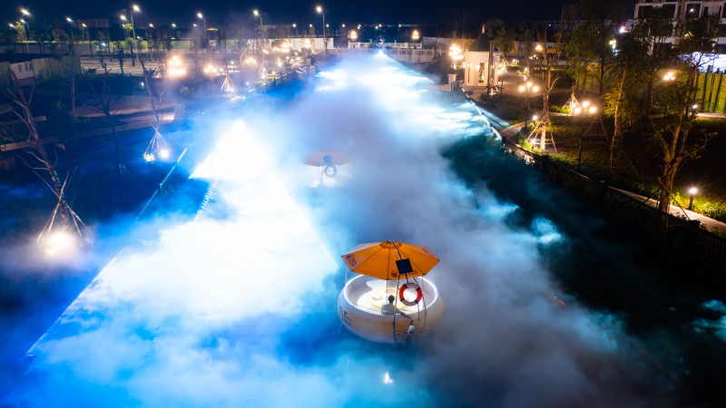 Du ngoạn giữa ánh sáng, chạm tay vào mây mù trên Dòng sông Ánh sáng T&T City Millennia Du ngoạn giữa ánh sáng, chạm tay vào mây mù trên Dòng sông Ánh sáng T&T City Millennia