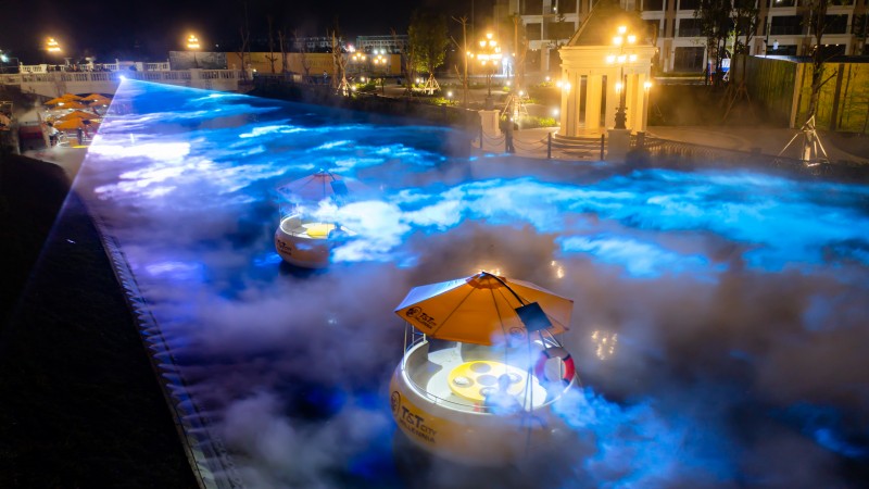 Du ngoạn giữa ánh sáng, chạm tay vào mây mù trên Dòng sông Ánh sáng T&T City Millennia Du ngoạn giữa ánh sáng, chạm tay vào mây mù trên Dòng sông Ánh sáng T&T City Millennia