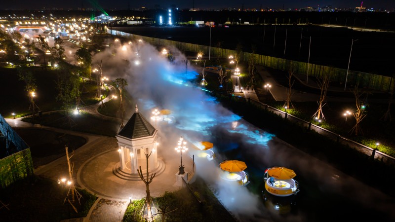 Du ngoạn giữa ánh sáng, chạm tay vào mây mù trên Dòng sông Ánh sáng T&T City Millennia Du ngoạn giữa ánh sáng, chạm tay vào mây mù trên Dòng sông Ánh sáng T&T City Millennia
