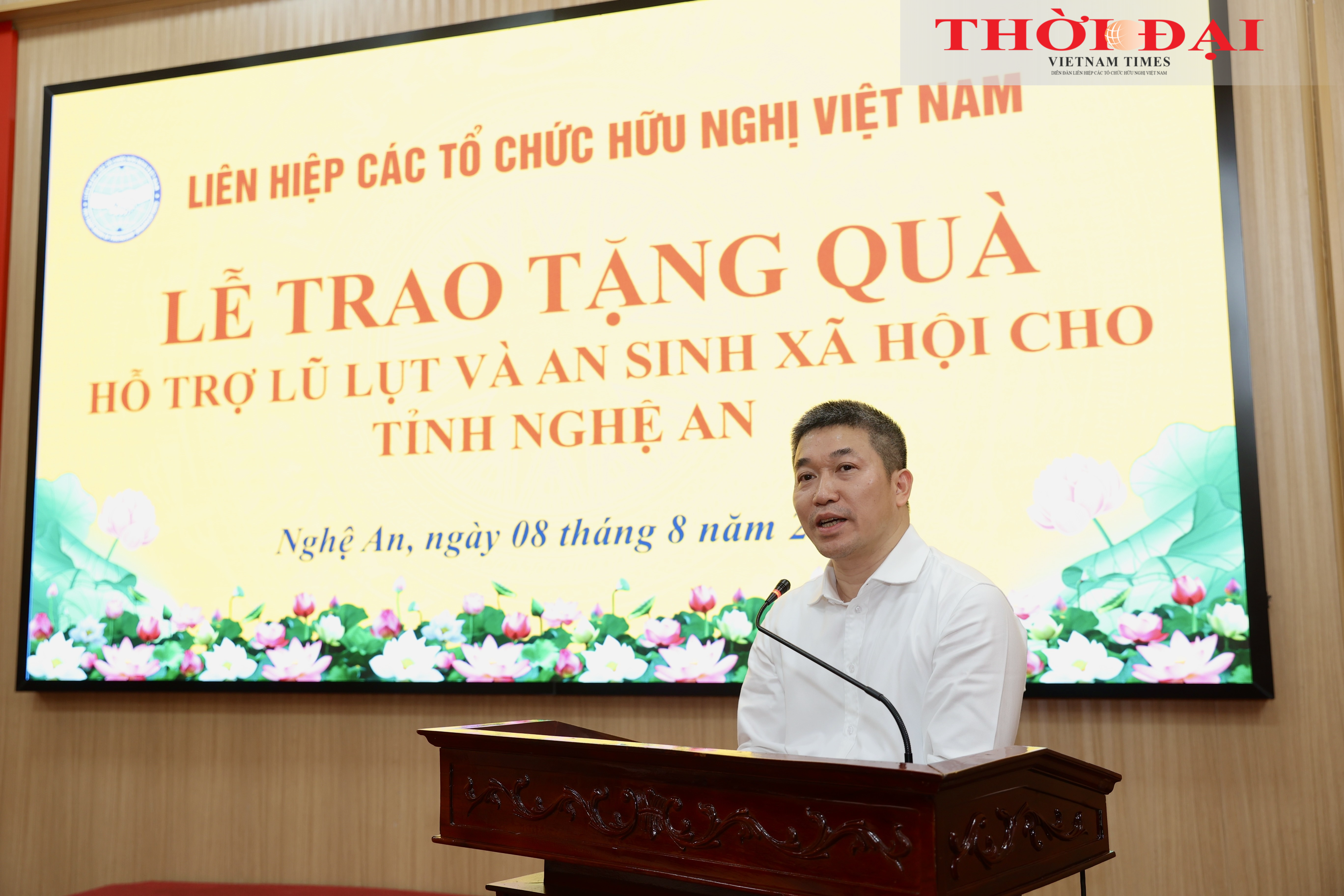 Liên hiệp các tổ chức hữu nghị Việt Nam trao gói hỗ trợ 3,4 tỷ đồng cho Nghệ An Liên hiệp các tổ chức hữu nghị Việt Nam trao gói hỗ trợ 3,4 tỷ đồng cho Nghệ An