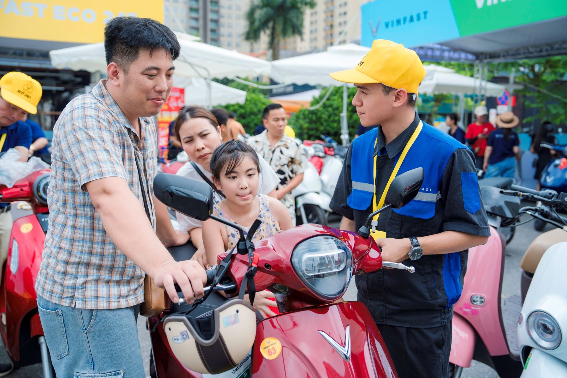 VinFast mang cơ hội đổi xe máy xăng, lên đời xe máy điện đến với người dân TP.HCM, Thanh Hóa VinFast mang cơ hội đổi xe máy xăng, lên đời xe máy điện đến với người dân TP.HCM, Thanh Hóa