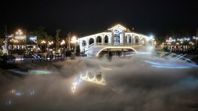 Vẻ đẹp huyền ảo trên Dòng sông Ánh sáng tại Thành phố Thiên niên kỷ T&T City Millennia Vẻ đẹp huyền ảo trên Dòng sông Ánh sáng tại Thành phố Thiên niên kỷ T&T City Millennia