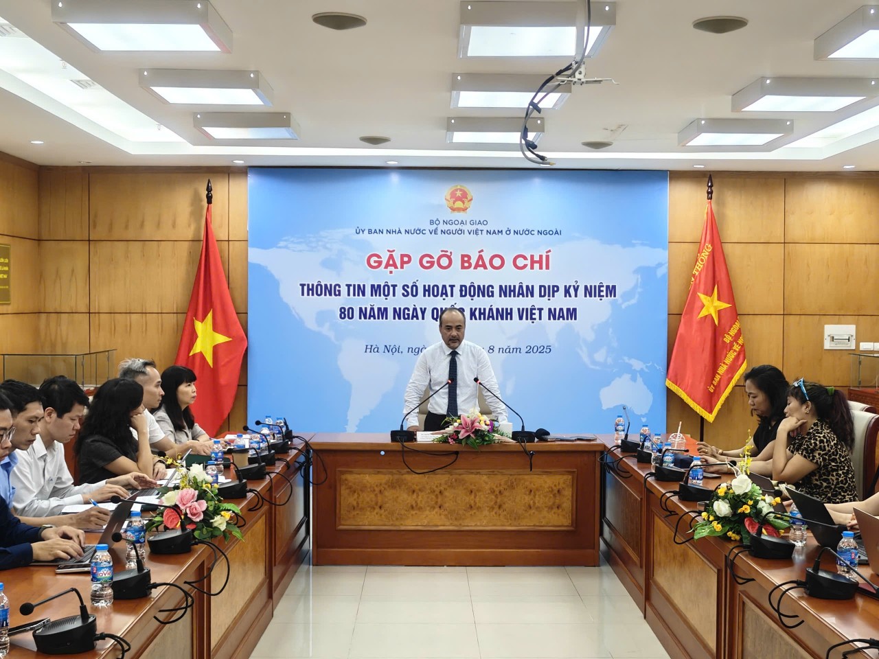 Nguyen Trung Kien, Chairman of the State Committee for Overseas Vietnamese Affairs, speaking to the press. (Photo: Pham Ly)