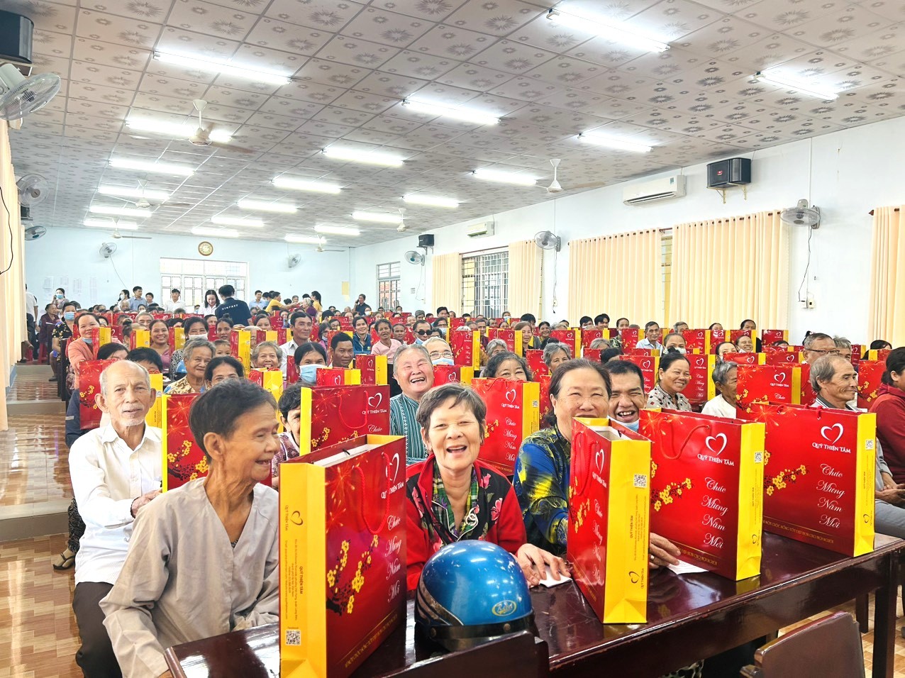 Quỹ Thiện Tâm đón nhận Huân chương Lao động hạng Nhất của Chủ tịch nước Quỹ Thiện Tâm đón nhận Huân chương Lao động hạng Nhất của Chủ tịch nước