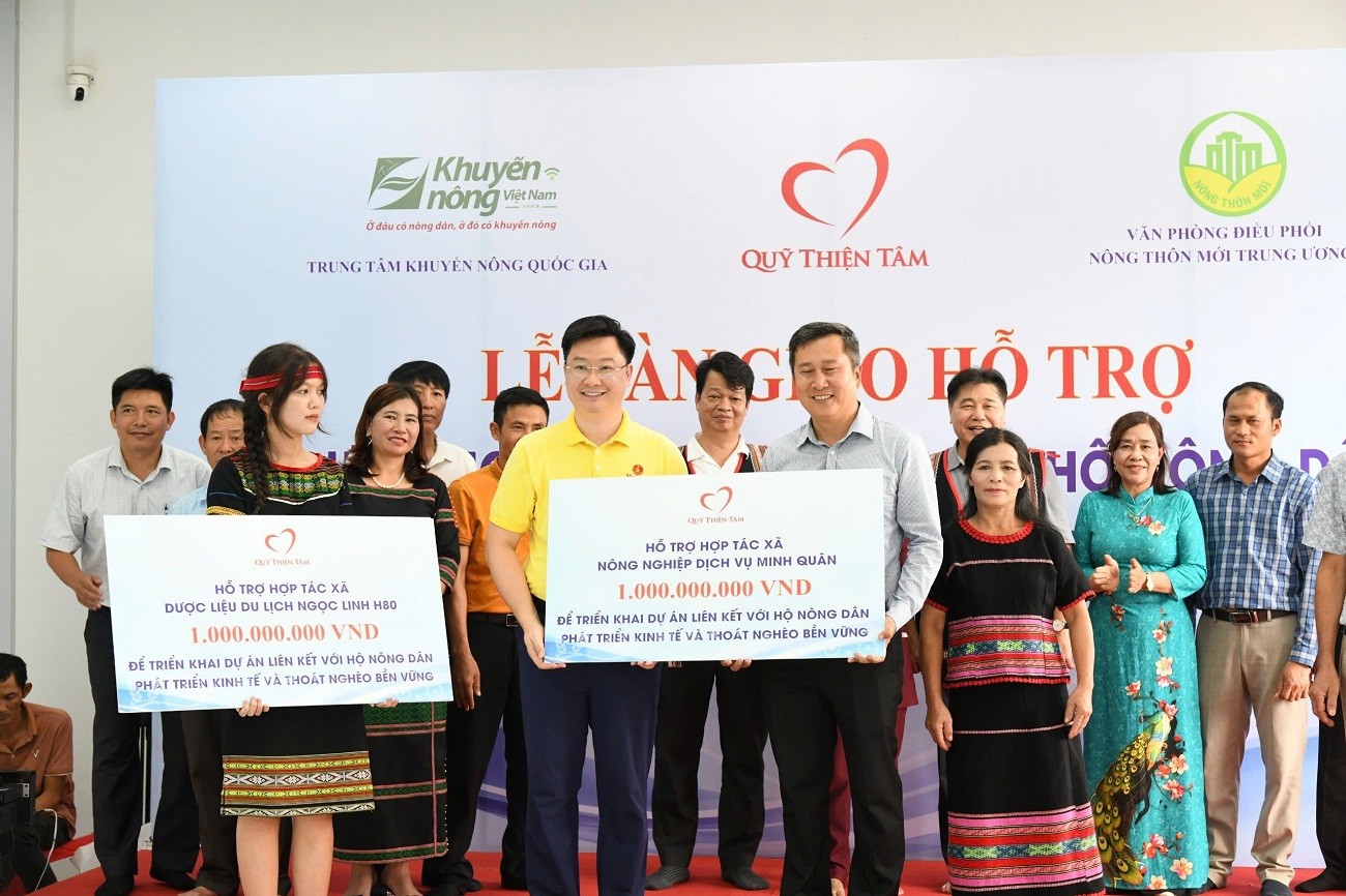 Quỹ Thiện Tâm đón nhận Huân chương Lao động hạng Nhất của Chủ tịch nước Quỹ Thiện Tâm đón nhận Huân chương Lao động hạng Nhất của Chủ tịch nước
