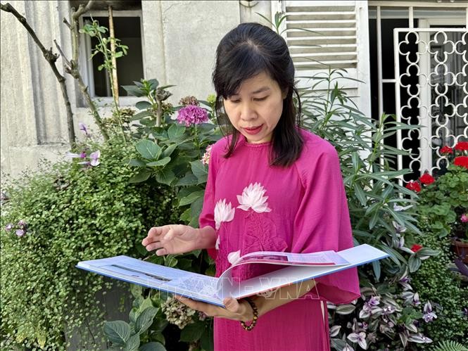 Special Viet - French Photo Book Launches in Paris Special Viet - French Photo Book Launches in Paris