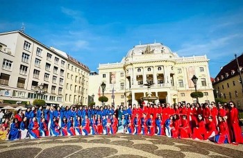 Vietnamese Women in Europe Spread the Spirit of the 80th National Day