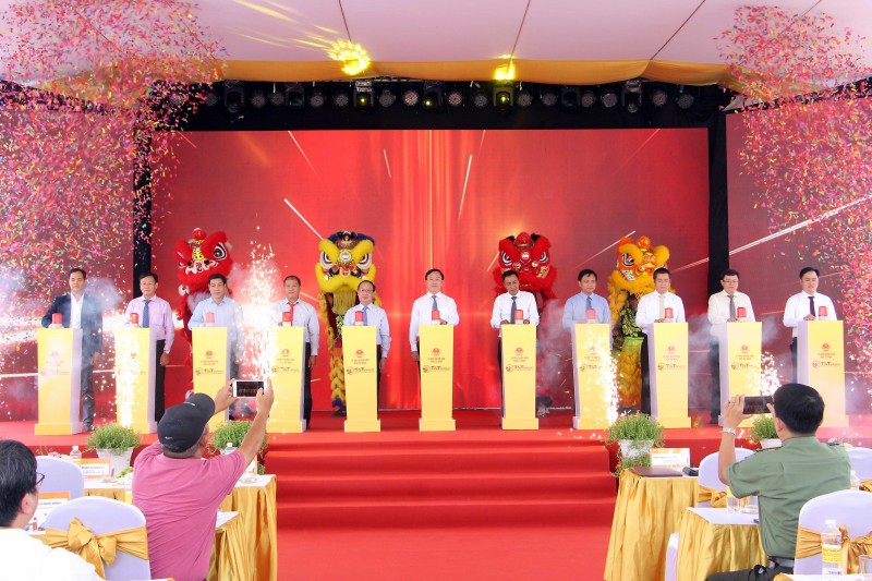 Cà Mau đồng loạt khởi công nhiều công trình trọng điểm quan trọng Cà Mau đồng loạt khởi công nhiều công trình trọng điểm quan trọng