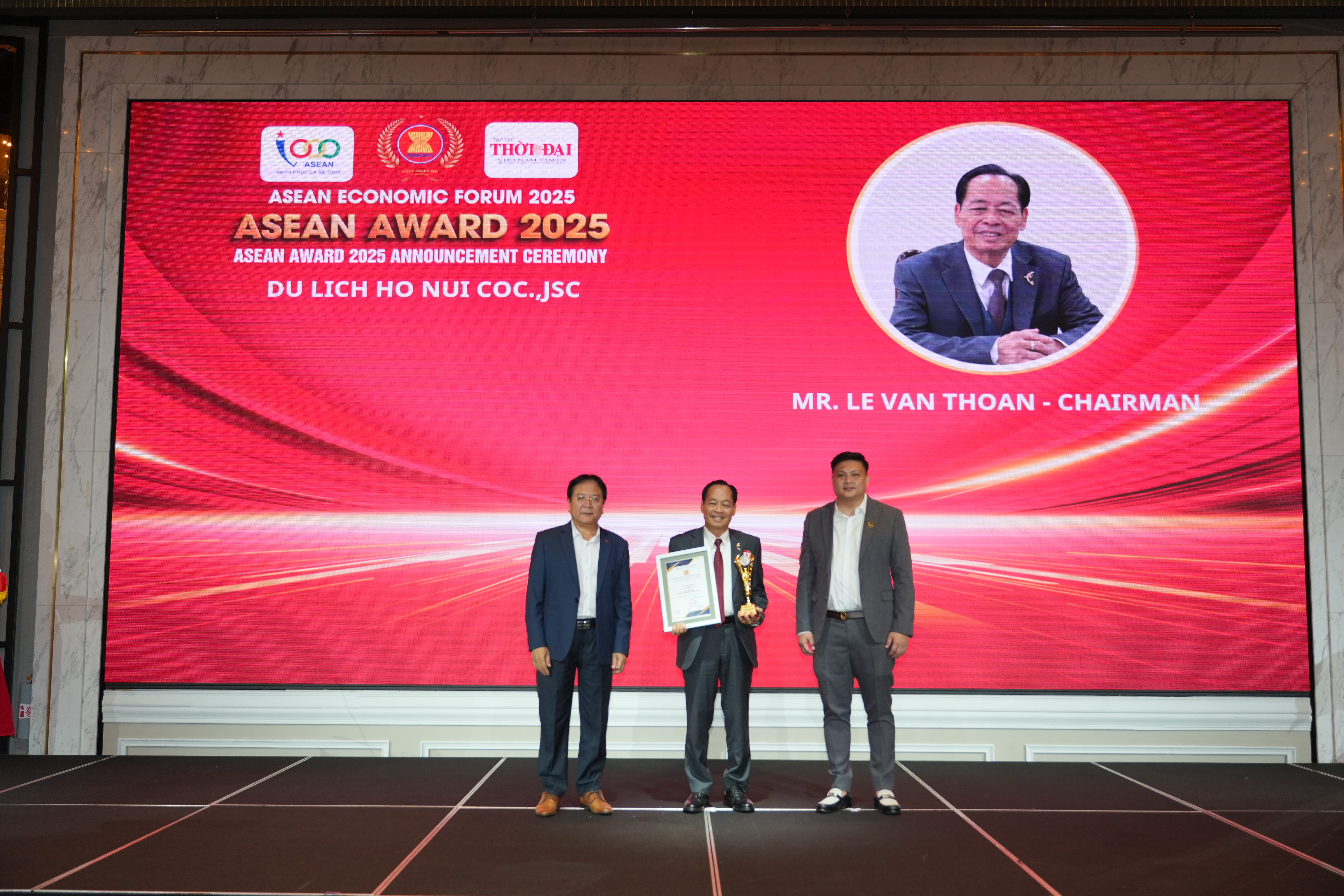 Ông Lê Văn Thoan – Chủ tịch HĐQT, Nhà lãnh đạo giỏi Asean 2025 Ông Lê Văn Thoan – Chủ tịch HĐQT, Nhà lãnh đạo giỏi Asean 2025