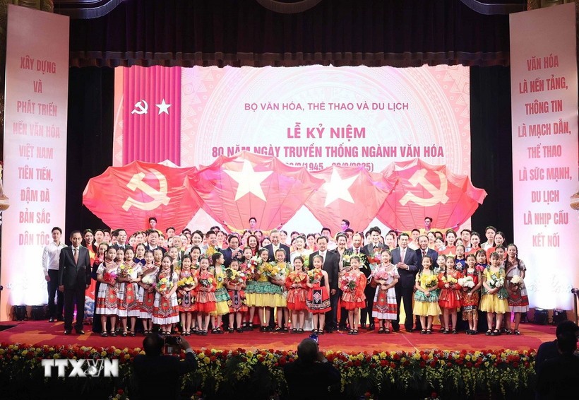 Tổng Bí thư Tô Lâm: Văn hóa phải soi đường, hình thành năng lực mềm quốc gia Tổng Bí thư Tô Lâm: Văn hóa phải soi đường, hình thành năng lực mềm quốc gia