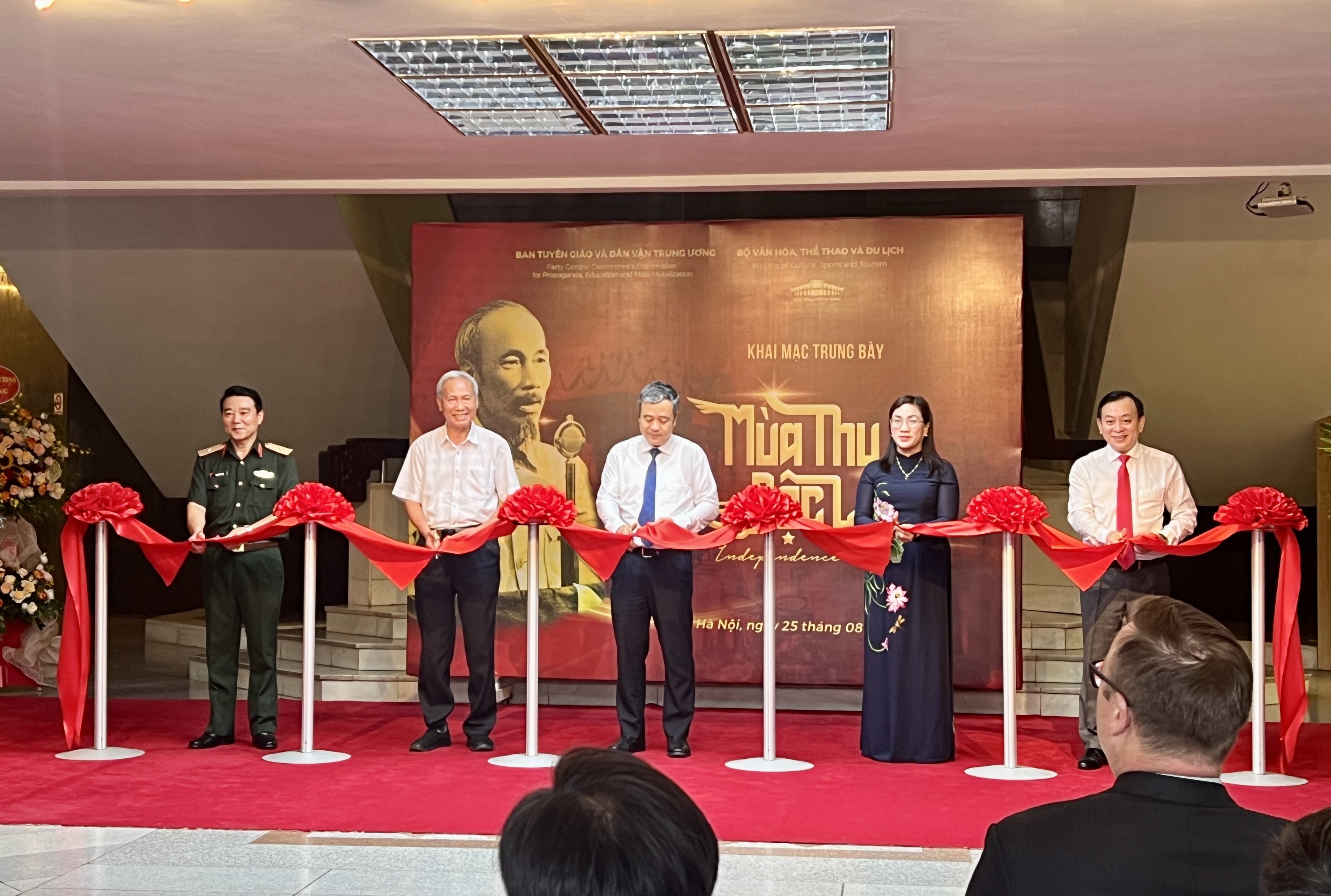 “Mùa thu Độc lập”: Lần đầu tiên giới thiệu những hiện vật quý của Chủ tịch Hồ Chí Minh “Mùa thu Độc lập” - Lần đầu tiên giới thiệu những hiện vật quý của Chủ tịch Hồ Chí Minh