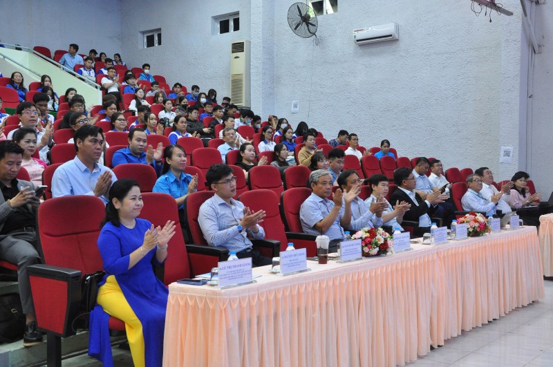 Khơi dậy tinh thần khởi nghiệp thanh niên trong kinh tế xanh và kinh tế số Khơi dậy tinh thần khởi nghiệp thanh niên trong kinh tế xanh và kinh tế số