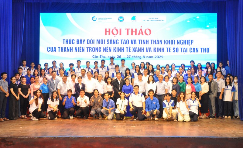 Khơi dậy tinh thần khởi nghiệp thanh niên trong kinh tế xanh và kinh tế số Khơi dậy tinh thần khởi nghiệp thanh niên trong kinh tế xanh và kinh tế số