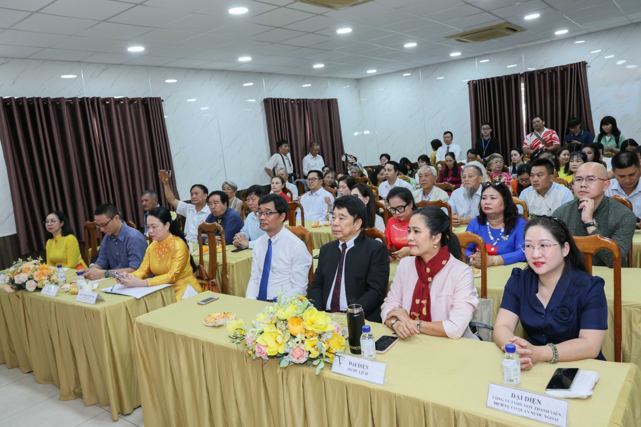 Overseas Vietnamese Gather to Celebrate the 80th Anniversary of the August Revolution and National Day (September 2) Overseas Vietnamese Gather to Celebrate 80th Anniversary of August Revolution and National Day