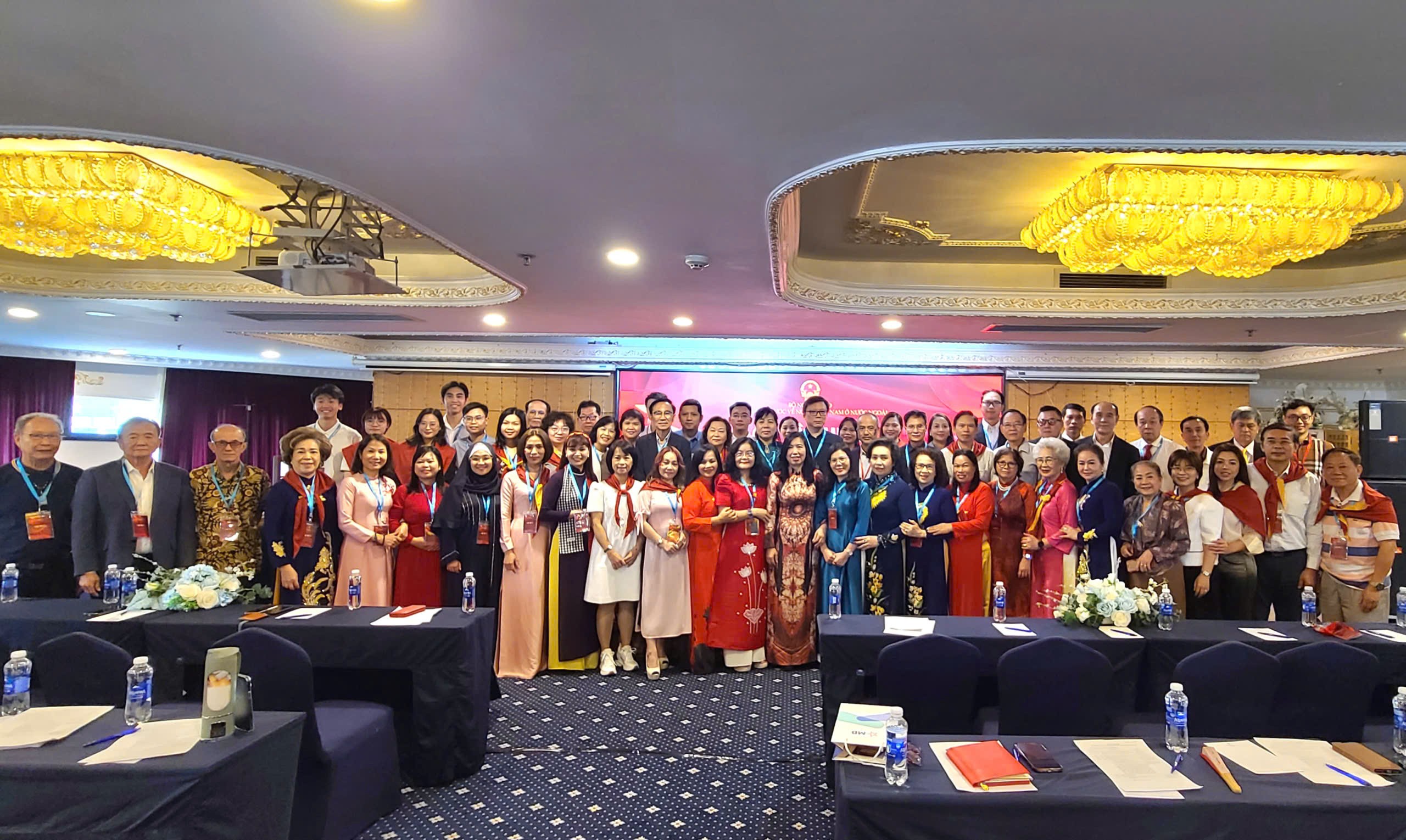 Tập huấn công tác hội đoàn cho 100 kiều bào Tập huấn công tác hội đoàn cho 100 kiều bào