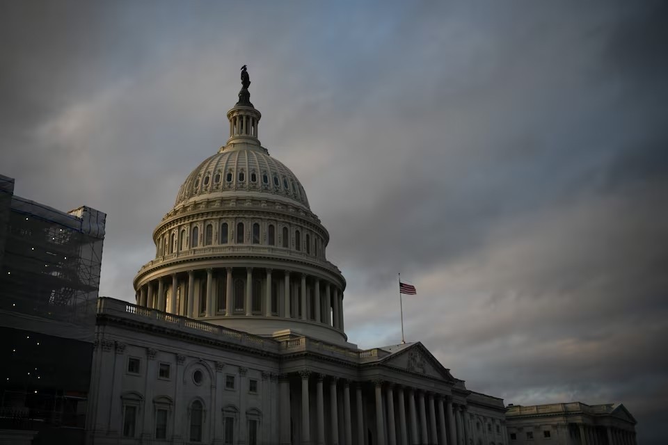 Tòa nhà Quốc hội Mỹ trên Đồi Capitol, Washington D.C., lúc hoàng hôn ngày 27/11/2019. (Ảnh: Reuters) Tòa nhà Quốc hội Mỹ trên Đồi Capitol, Washington D.C., lúc hoàng hôn ngày 27/11/2019. (Ảnh: Reuters)