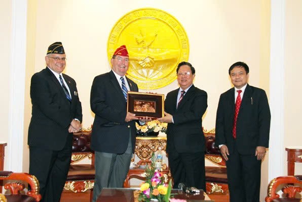 Một số suy nghĩ về việc thực hiện tư tưởng Hồ Chí Minh về đối ngoại nhân dân Việt Nam trong 80 năm qua Một số suy nghĩ về việc thực hiện tư tưởng Hồ Chí Minh về đối ngoại nhân dân Việt Nam trong 80 năm qua