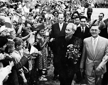 Một số suy nghĩ về việc thực hiện tư tưởng Hồ Chí Minh về đối ngoại nhân dân Việt Nam trong 80 năm qua
