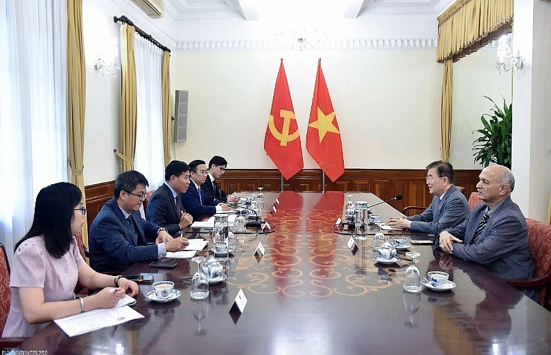 Vietnam News Today (Sept. 1): Vietnamese Party chief hosts reception for visiting top Chinese legislator Vietnam News Today (Sept. 1): Vietnamese Party chief hosts reception for visiting top Chinese legislator