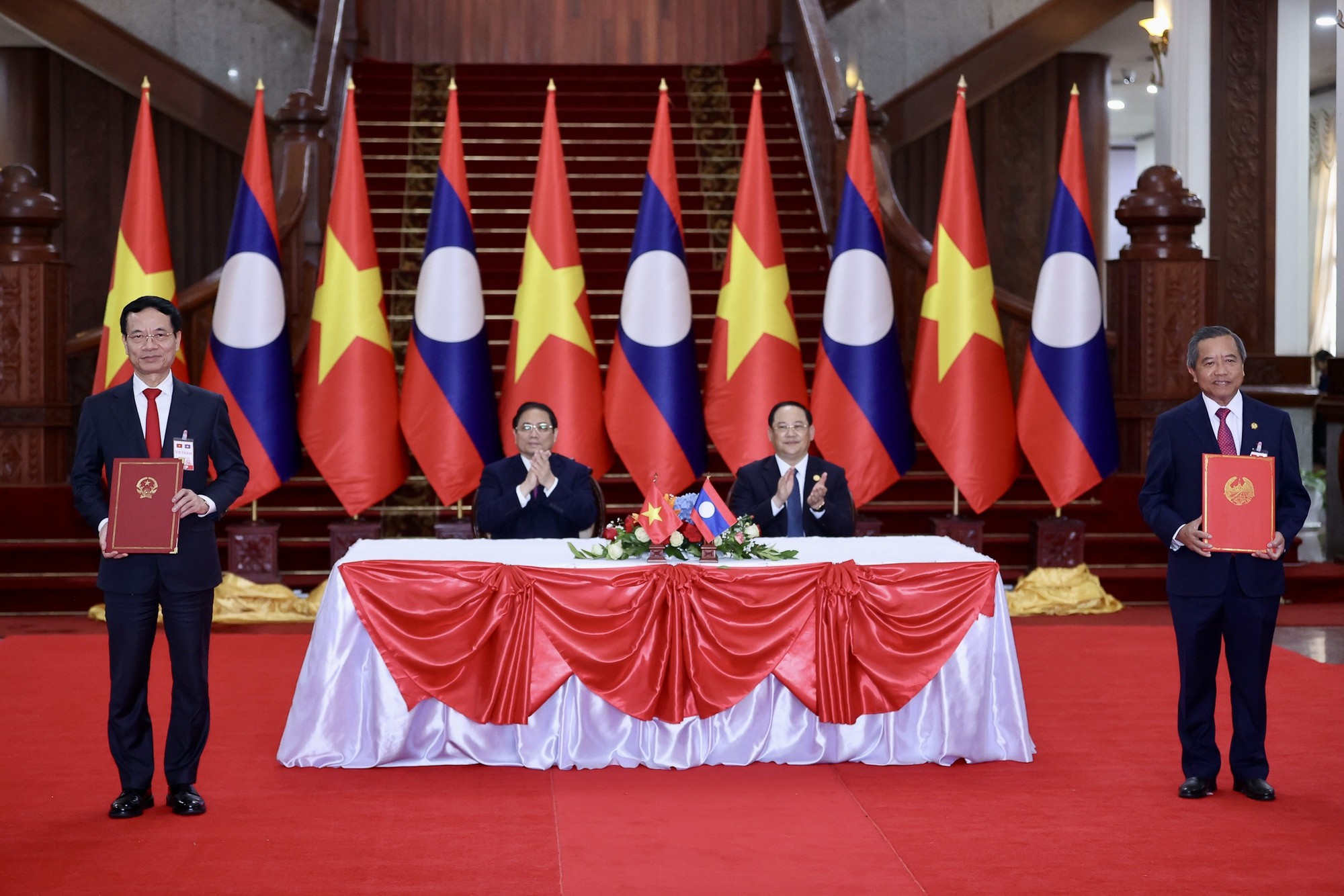 Ông Boviengkham Vongdara: Tự hào trước sức mạnh và bản sắc Việt Nam Ông Boviengkham Vongdara: Tự hào trước sức mạnh và bản sắc Việt Nam