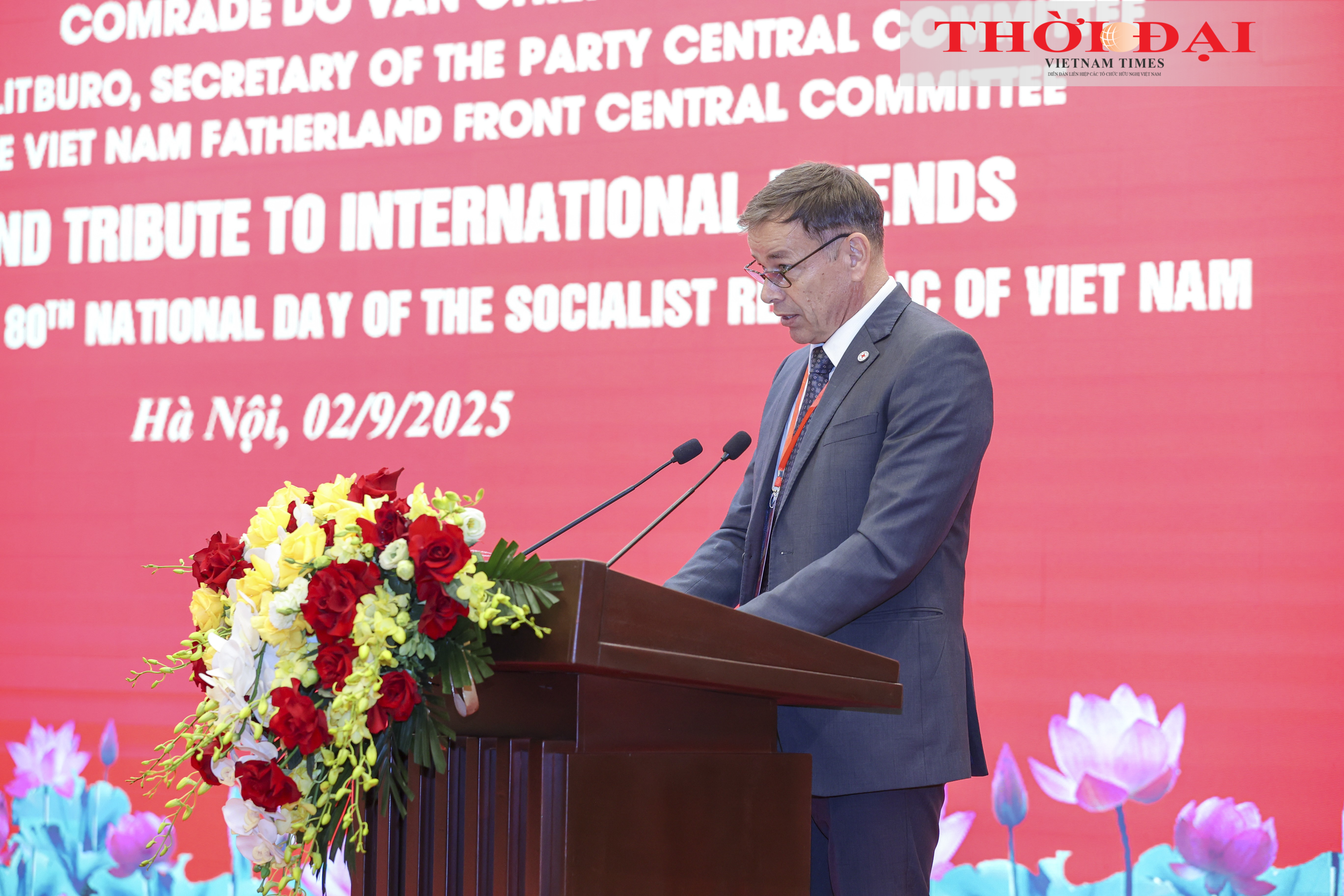 Ông Jurg Andreas Montani, Trưởng đoàn đại diện Văn phòng khu vực tại Thái Lan của Ủy ban Chữ thập đỏ quốc tế phát biểu tại cuộc Kỳ vọng của bạn bè quốc tế về Việt Nam trong tương lai