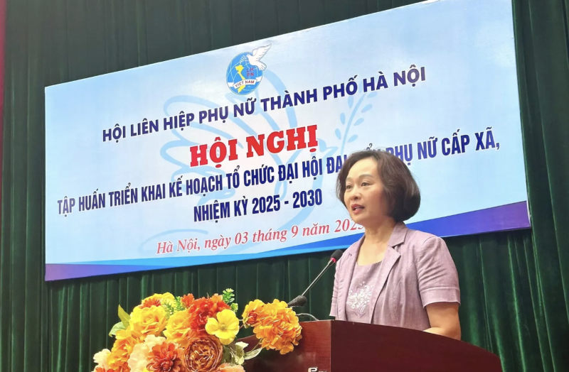 Phó Chủ tịch Thường trực Hội LHPN TP Hà Nội Phạm Thị Thanh Hương triển khai kế hoạch tổ chức Đại hội đại biểu phụ nữ cấp xã nhiệm kỳ 2025-2030. (Ảnh: T.L)
