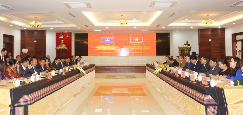 3 tỉnh Đông Bắc Vương quốc Campuchia chúc mừng Quốc khánh Việt Nam 3 tỉnh Đông Bắc Vương quốc Campuchia chúc mừng Quốc khánh Việt Nam