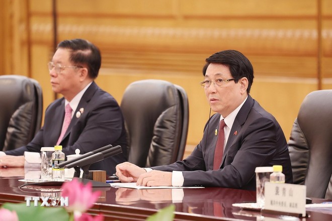 Việt Nam luôn ưu tiên hàng đầu việc củng cố và phát triển quan hệ Việt-Trung Việt Nam luôn ưu tiên hàng đầu việc củng cố và phát triển quan hệ Việt-Trung