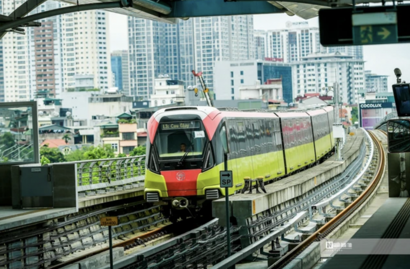 Hà Nội phê duyệt phương án tuyến đường sắt đô thị số 5 dài gần 40 km, 20 ga, kết nối các tuyến metro khác, cùng 2 Depot lớn. (Ảnh: T.L)