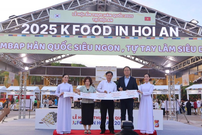 Người Việt hào hứng với lễ hội Hàn Quốc tại Hội An Người Việt hào hứng với lễ hội Hàn Quốc tại Hội An
