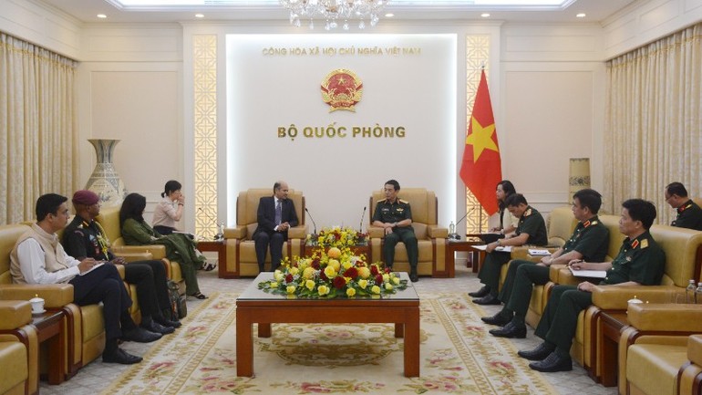 Quang cảnh buổi tiếp. (Ảnh: NGỌC THƯ) Quang cảnh buổi tiếp. (Ảnh: NGỌC THƯ)