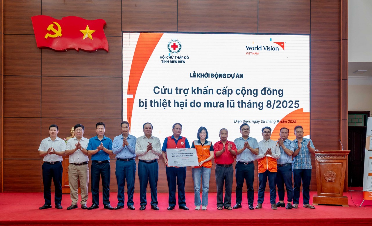 Launching ceremony of the project “Emergency relief for communities affected by the prolonged heavy rainfall on August 1, 2025, in Dien Bien Province.” (Photo: WVIV)