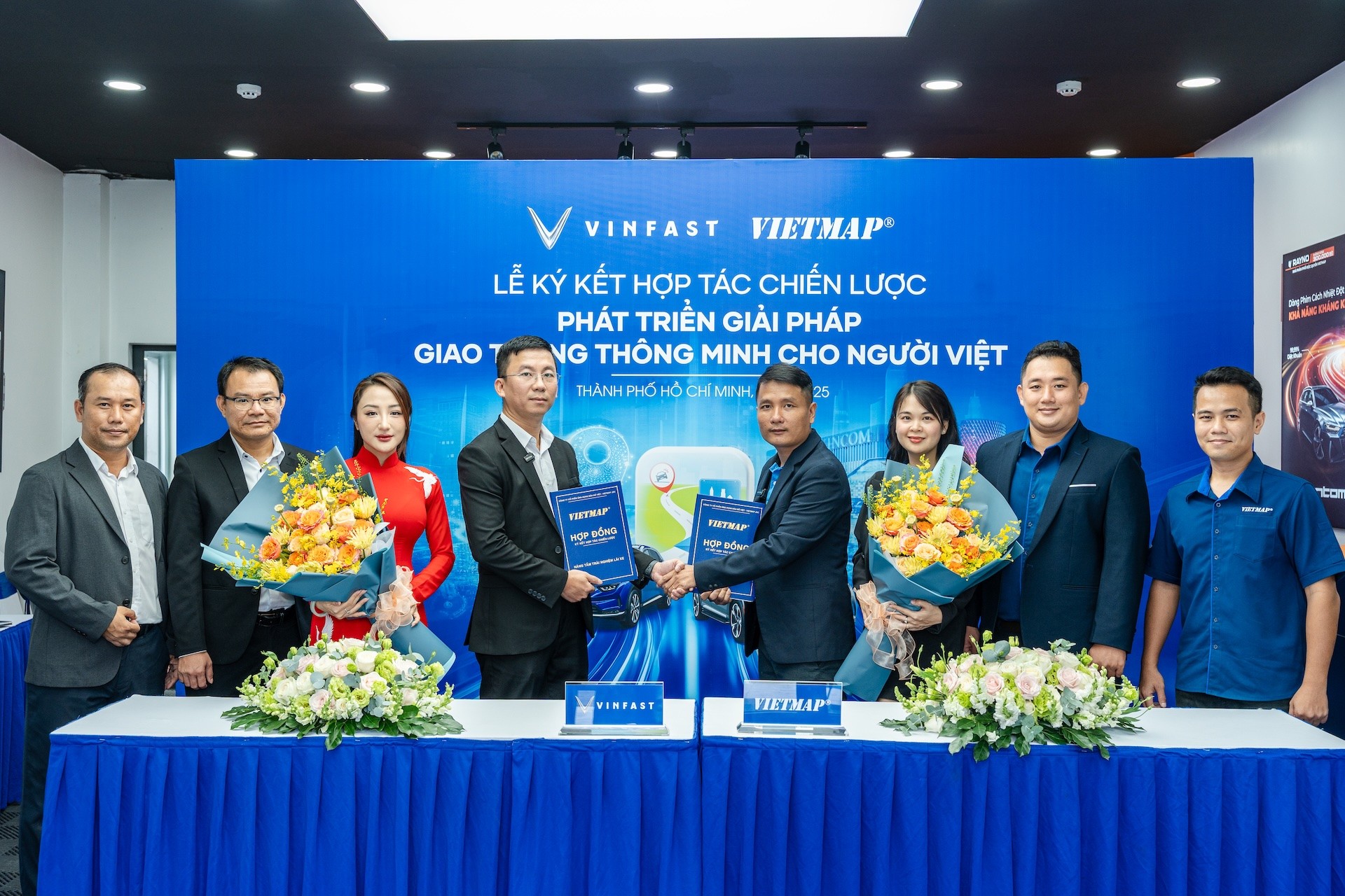 Vinfast và Vietmap ký kết hợp tác chiến lược, phát triển giải pháp giao thông thông minh cho người Việt Vinfast và Vietmap ký kết hợp tác chiến lược, phát triển giải pháp giao thông thông minh cho người Việt