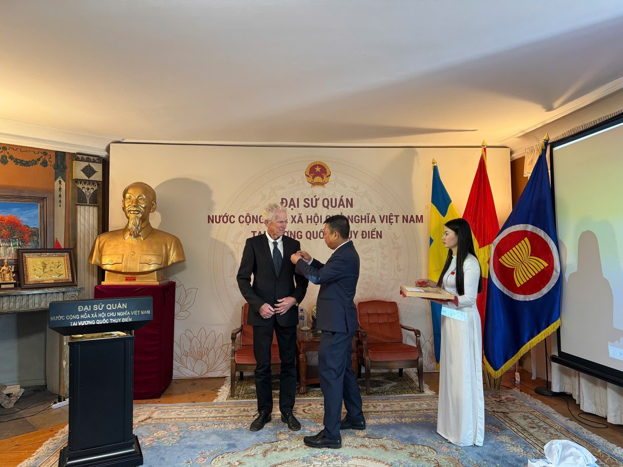 Swedish Director Bo Öhlén Promotes Vietnamese History and Culture Swedish Director Bo Öhlén Promotes Vietnamese History and Culture