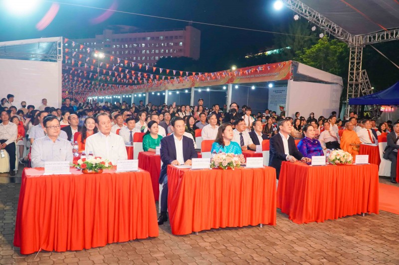 Thắt chặt quan hệ Việt Nam - Hoa Kỳ qua chương trình giao lưu hữu nghị tại Cần Thơ Thắt chặt quan hệ Việt Nam - Hoa Kỳ qua chương trình giao lưu hữu nghị tại Cần Thơ