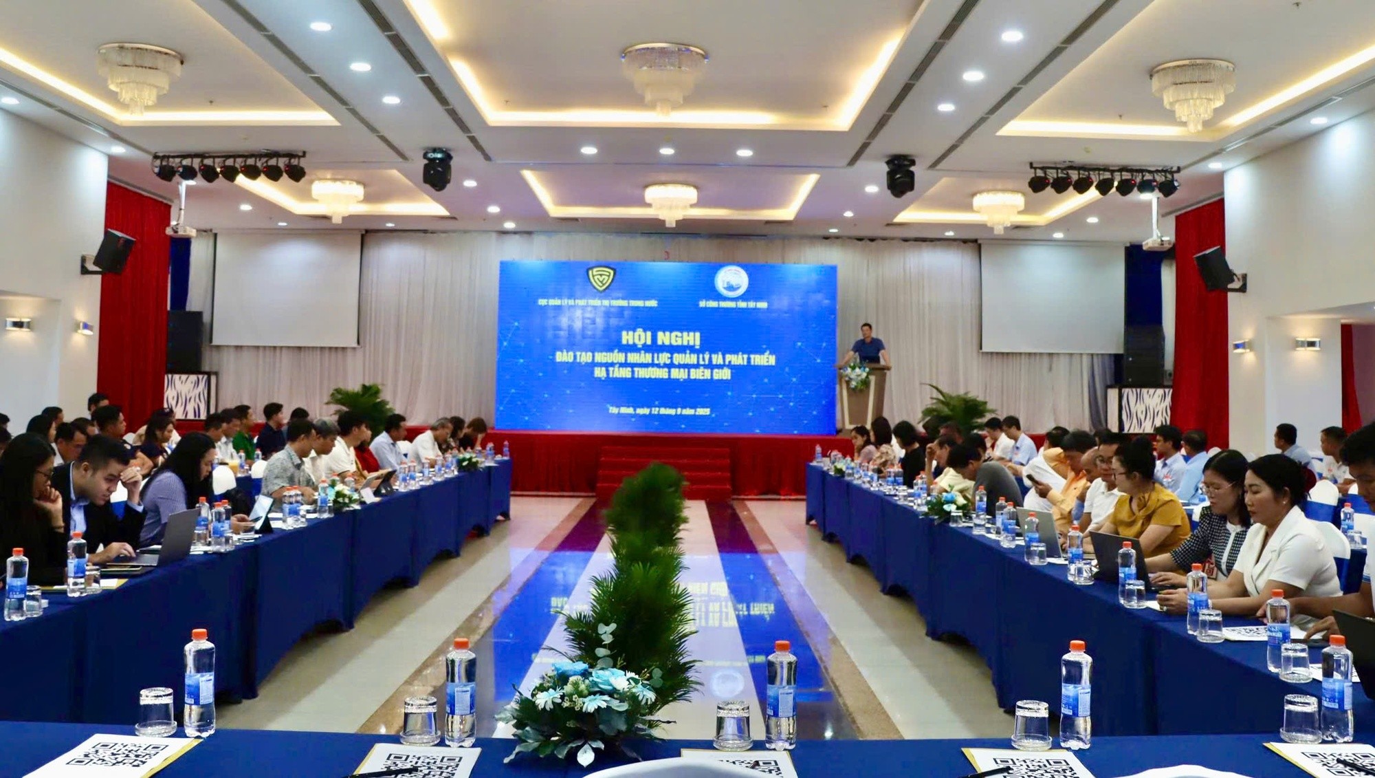 Quang cảnh hội nghị. Ảnh: Báo Chính phủ Quang cảnh hội nghị. Ảnh: Báo Chính phủ