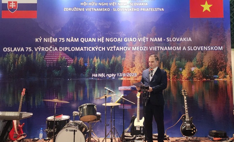 Giao lưu hữu nghị thắt chặt tình hữu nghị Việt Nam – Slovakia Giao lưu hữu nghị thắt chặt tình hữu nghị Việt Nam – Slovakia